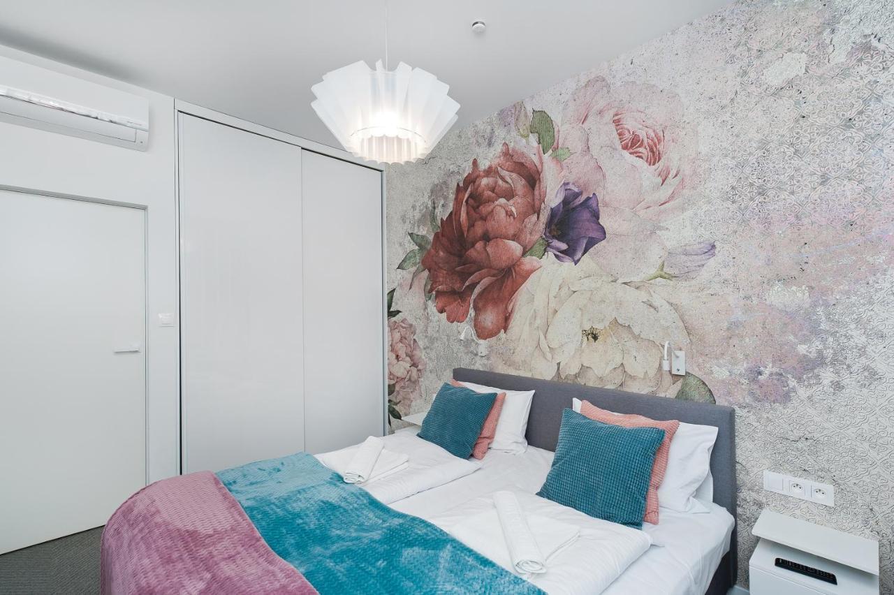 Premium In Novum City Center Near The Train Station By Sun & Snow Krakau Buitenkant foto